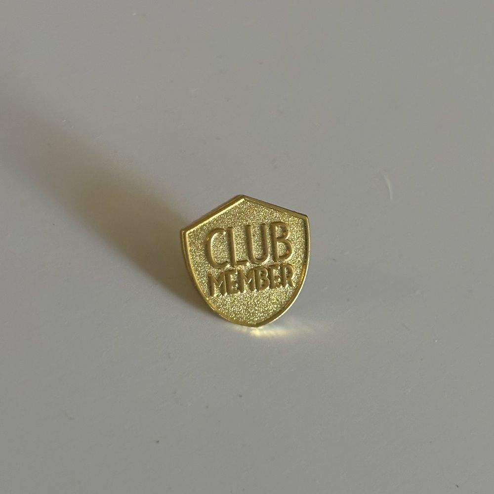 Cute Pin Club Member brass Gold Scout